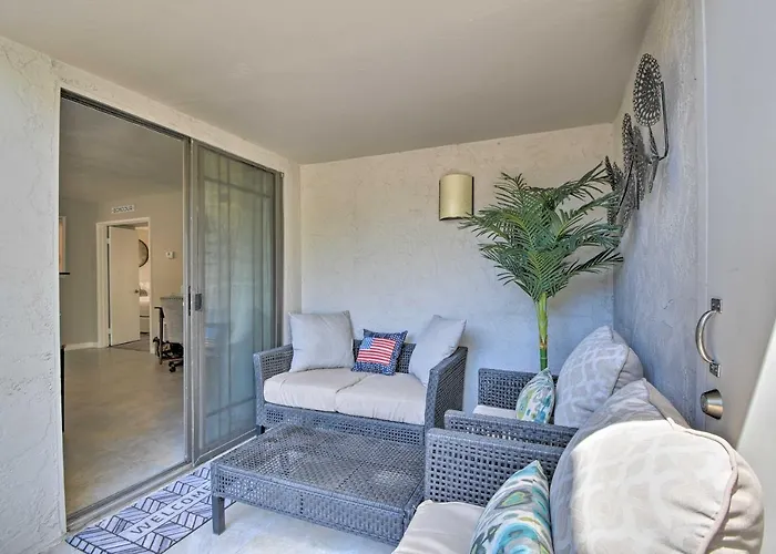Sleek Condo: Walk To Biltmore Fashion Park Holiday home Phoenix
