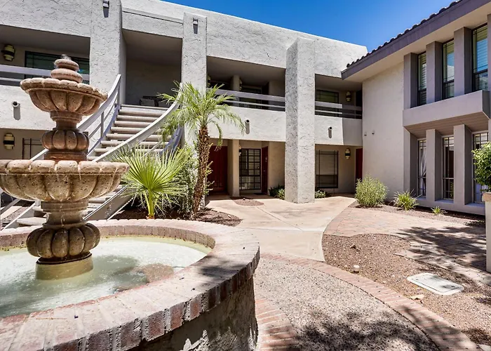 Sleek Condo: Walk To Biltmore Fashion Park Phoenix